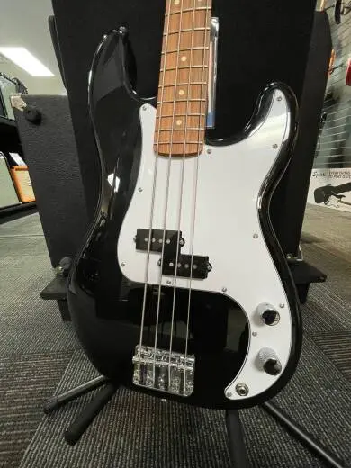Fender Player P-Bass P.F. Black 2